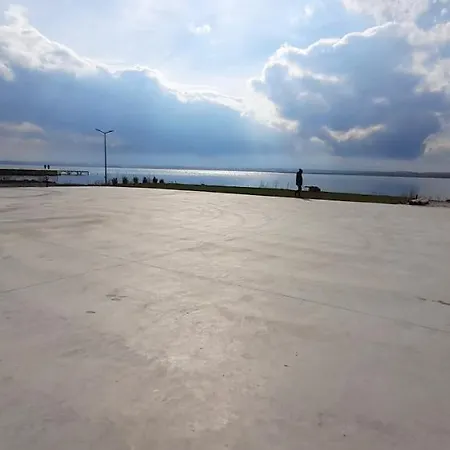 De Lux Lakeside