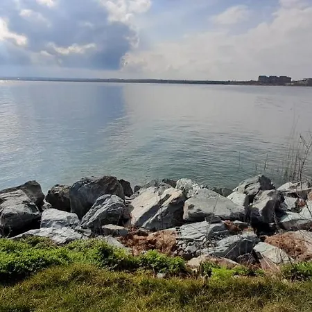 Apartment De Lux Lakeside Mamaia