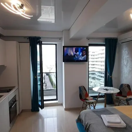 De Lux Lakeside Apartment